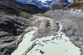 Une vue du lac glaciaire, formé par la fonte du glacier de Findelen (VS) devant le Cervin (Matterhorn) le vendredi 19 septembre 2025 a Zermatt (archives). Keystone/JEAN-CHRISTOPHE BOTT